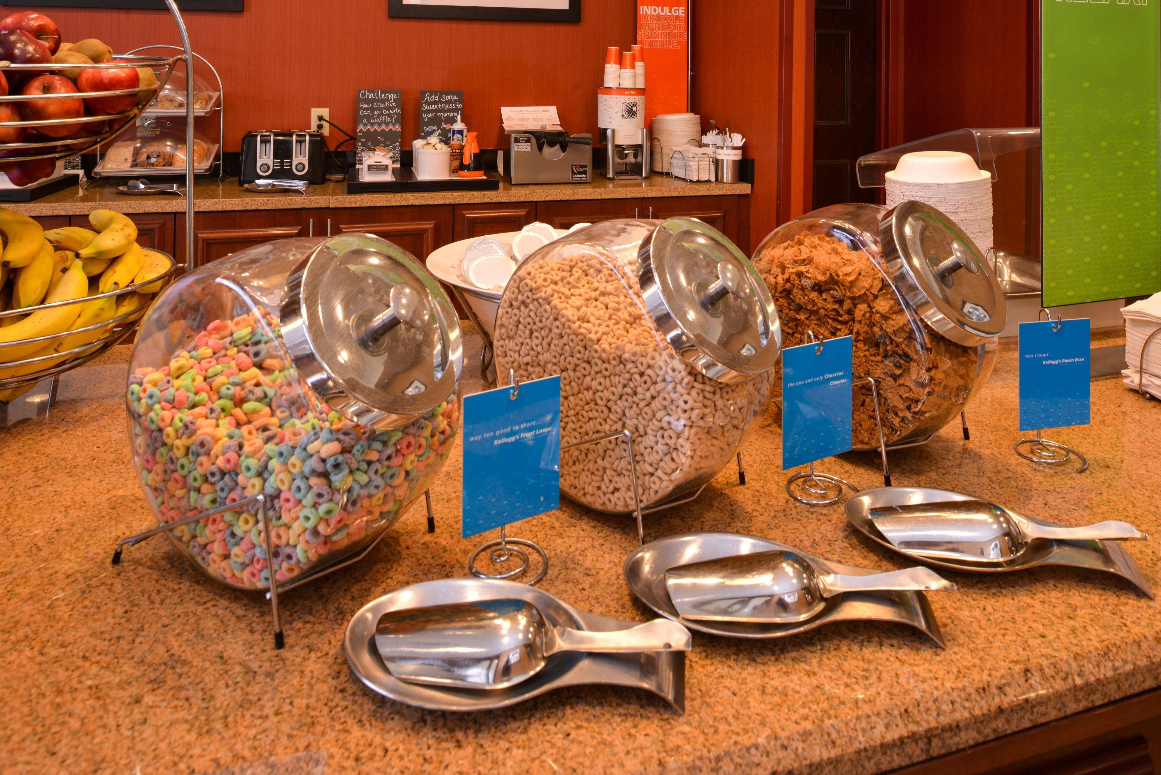 Hampton Inn By Hilton Litchfield Экстерьер фото