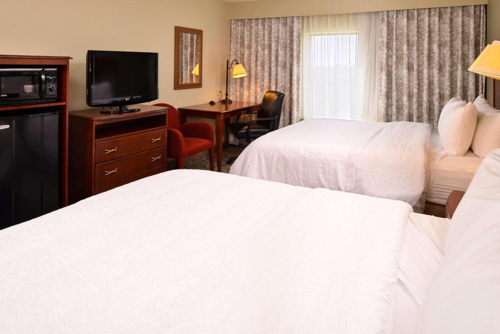 Hampton Inn By Hilton Litchfield Экстерьер фото
