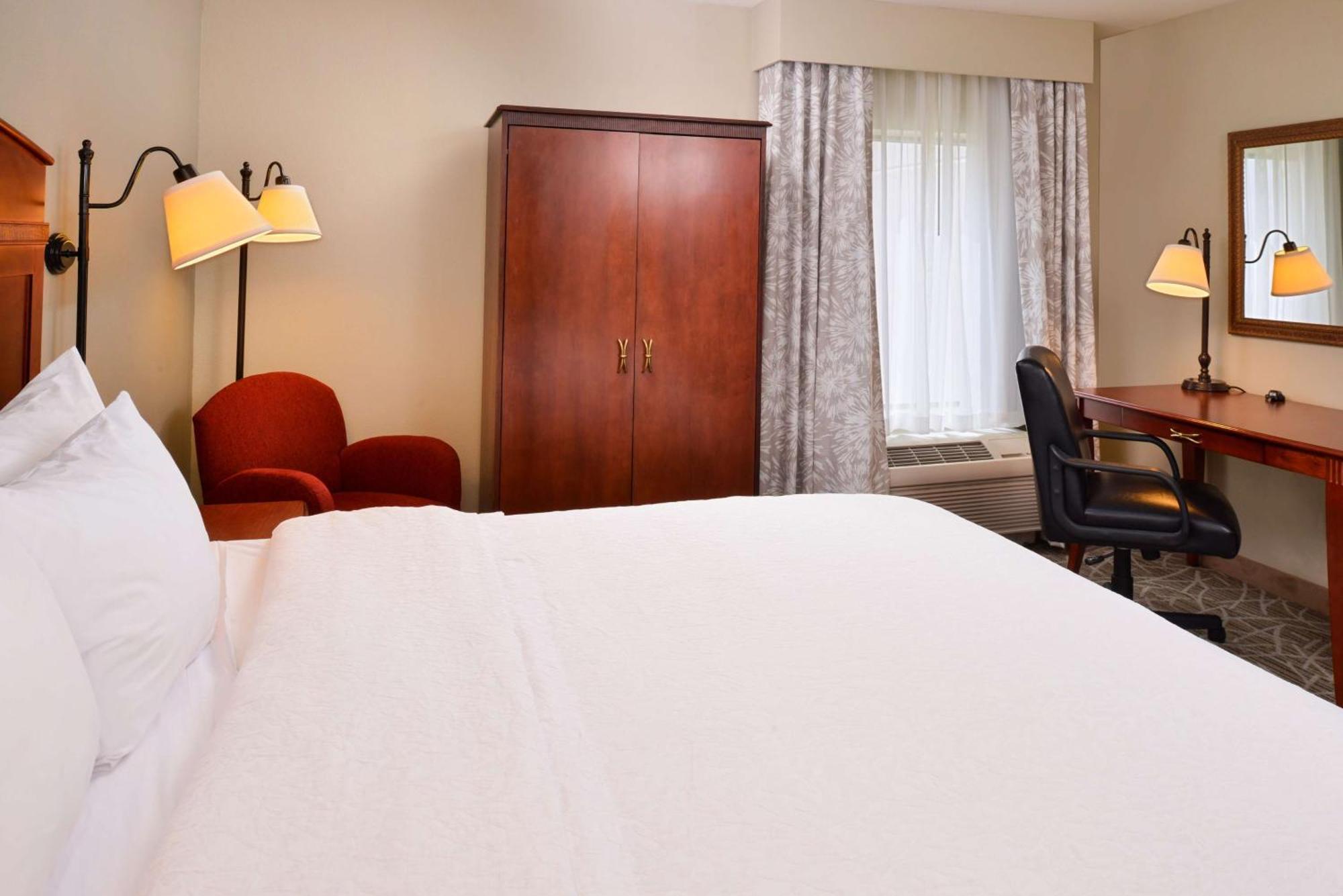 Hampton Inn By Hilton Litchfield Экстерьер фото