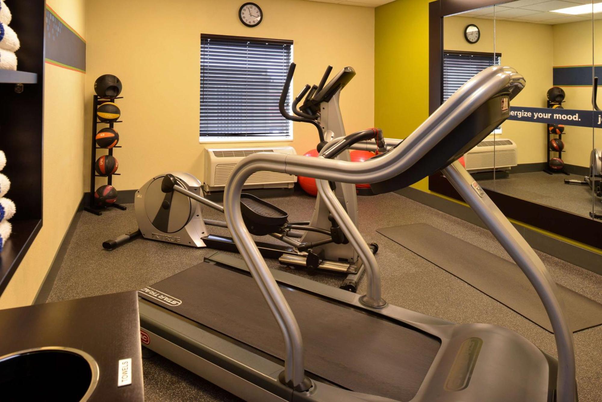 Hampton Inn By Hilton Litchfield Экстерьер фото