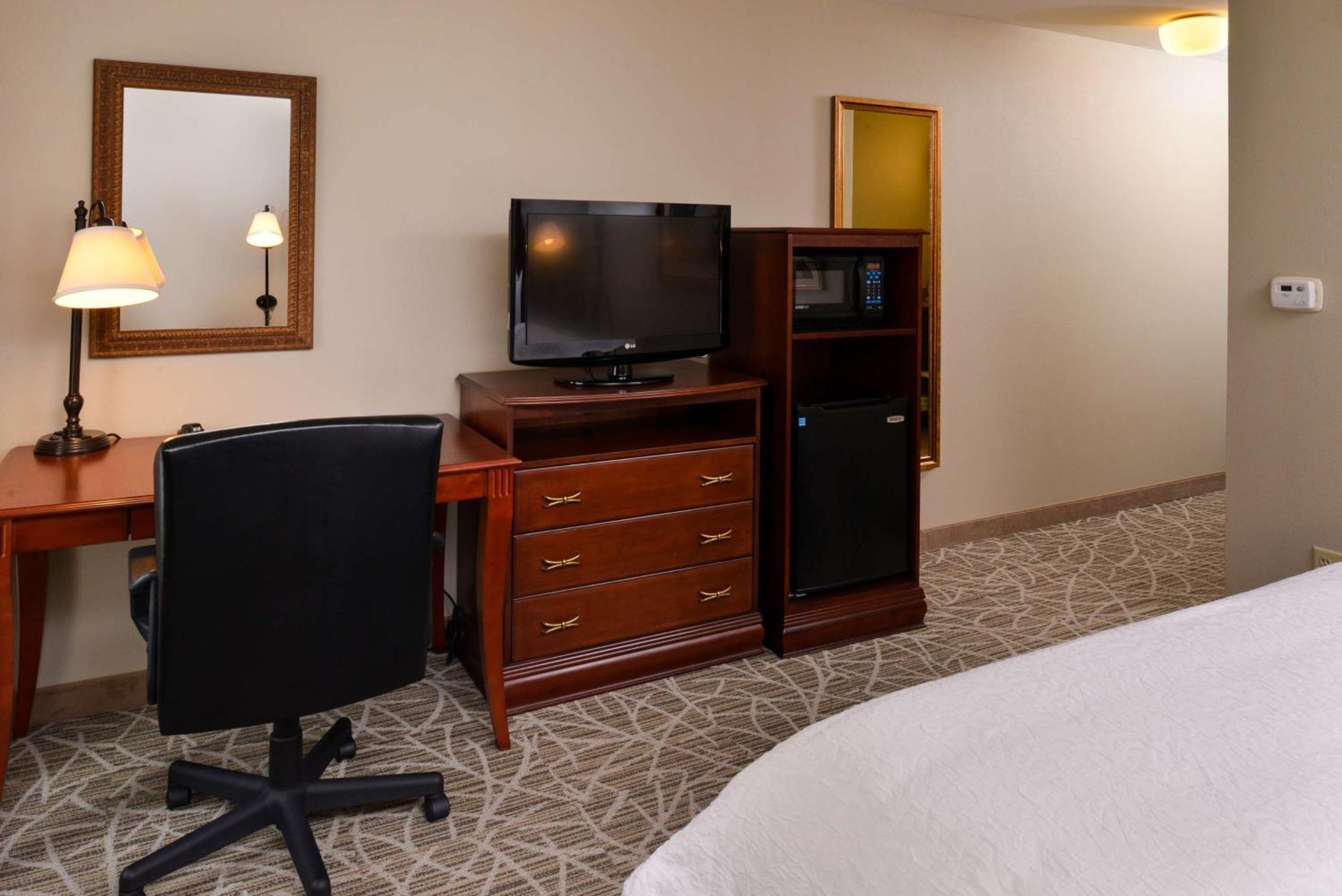 Hampton Inn By Hilton Litchfield Экстерьер фото
