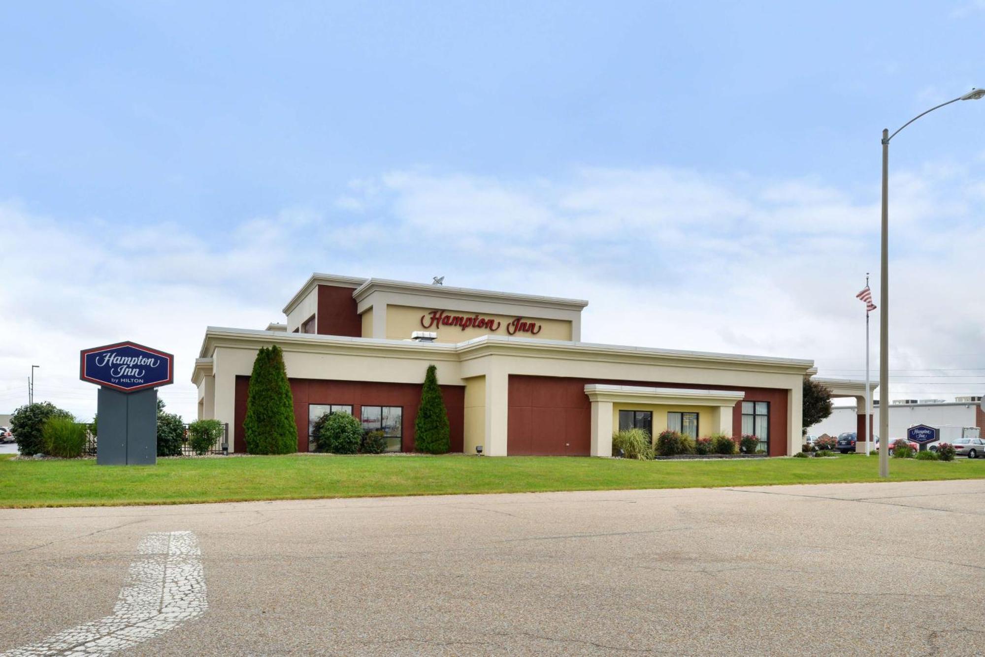Hampton Inn By Hilton Litchfield Экстерьер фото