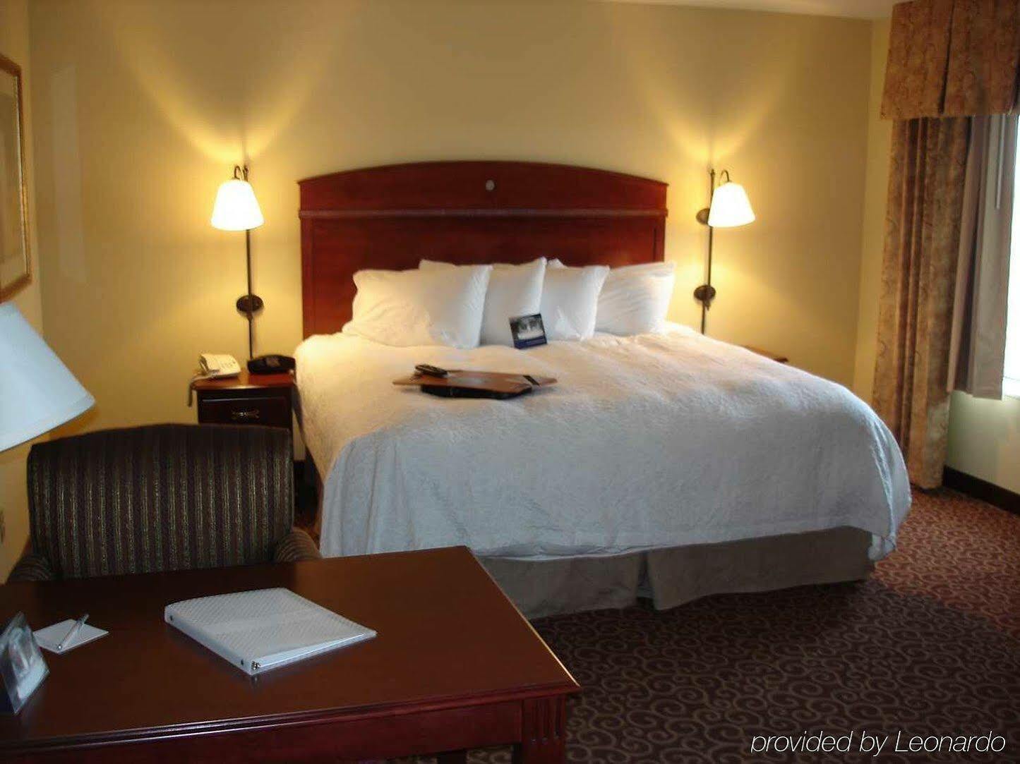 Hampton Inn By Hilton Litchfield Номер фото